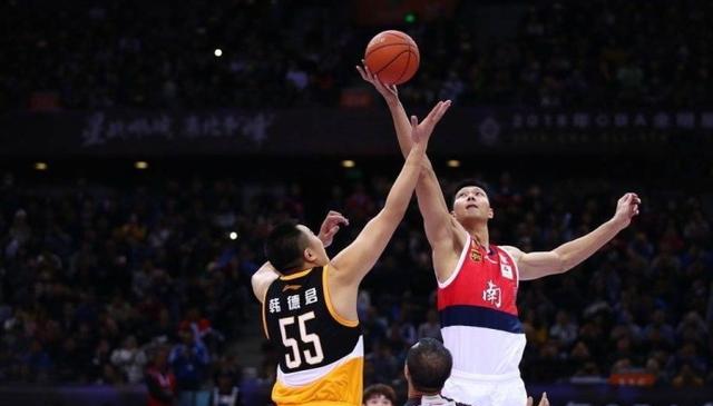 媒体与球迷 媒体与球迷